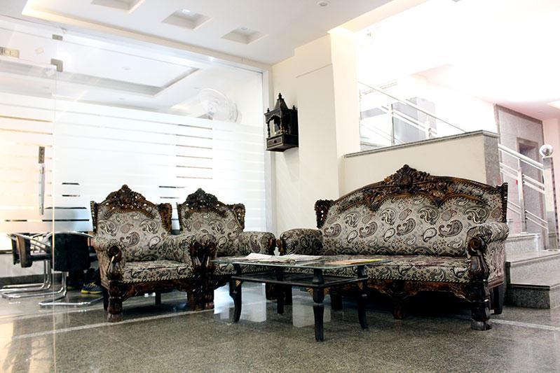 Grace Hotel Karnāl Екстериор снимка
