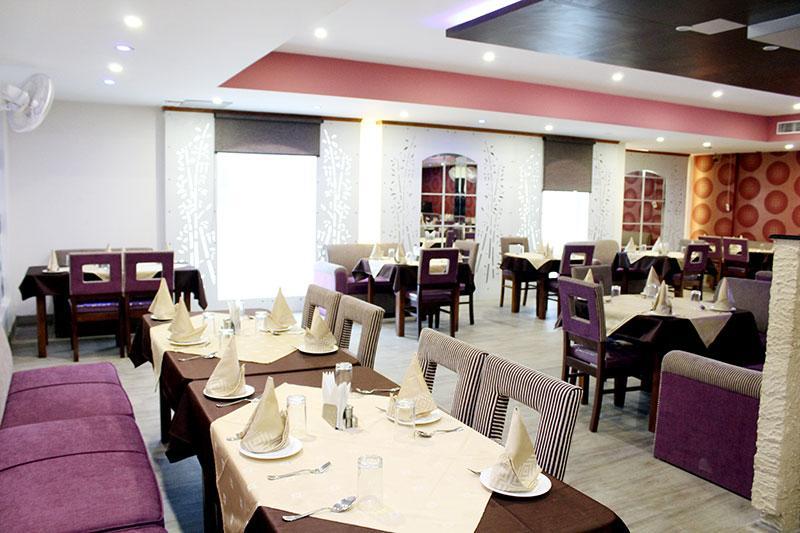 Grace Hotel Karnāl Екстериор снимка